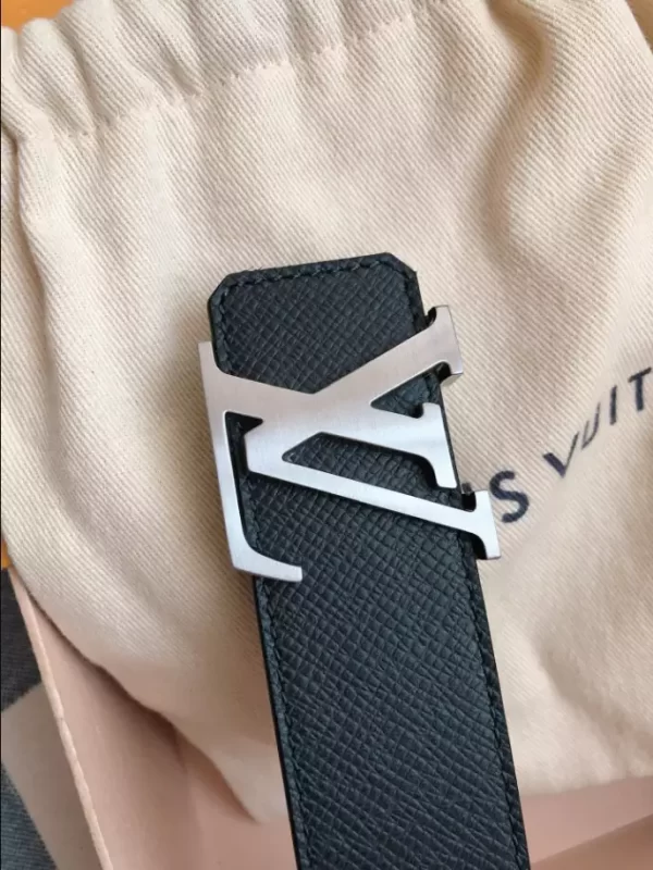 Louis Vuitton Belt - LB33