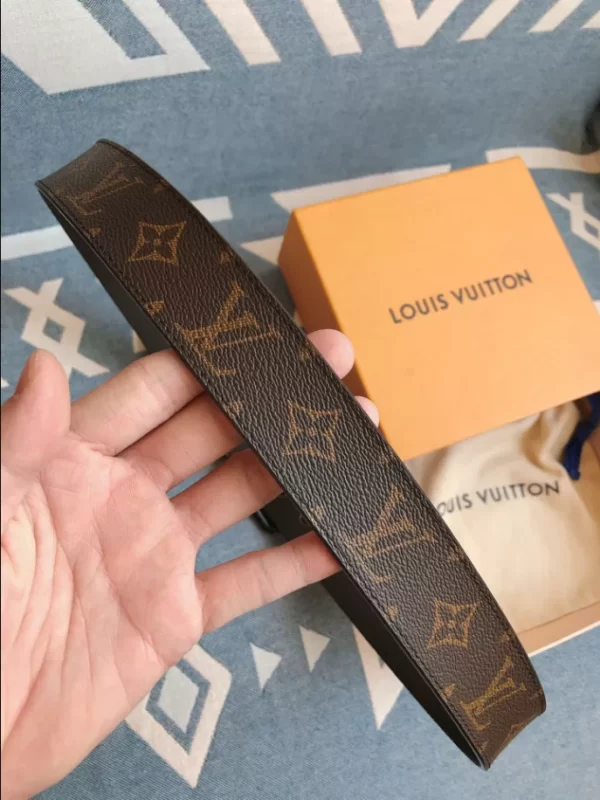 Louis Vuitton Belt - LB27