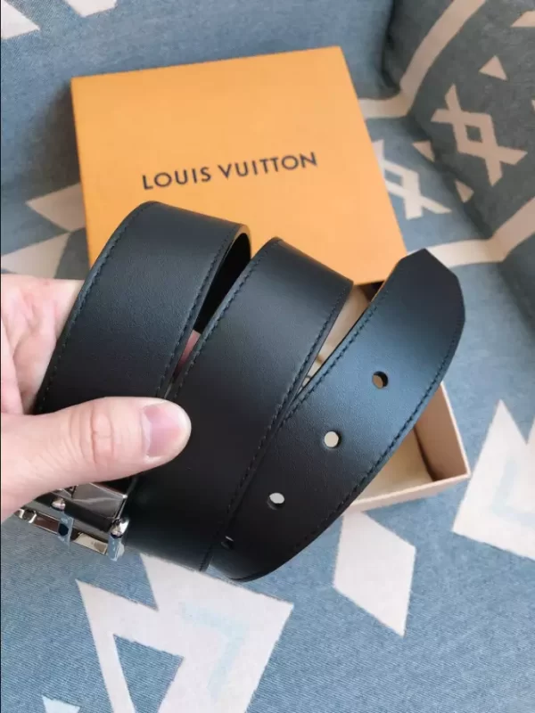 Louis Vuitton Belt - LB44