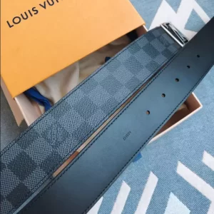 Louis Vuitton Belt - LB19