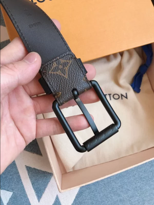 Louis Vuitton Belt - LB27