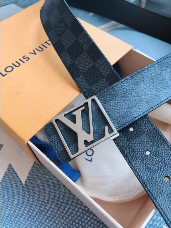 Louis Vuitton Belt - LB19