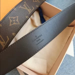 Louis Vuitton Belt - LB27