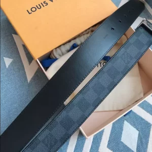 Louis Vuitton Belt - LB29