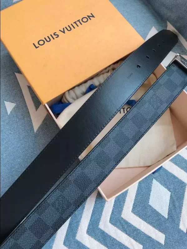 Louis Vuitton Belt - LB29