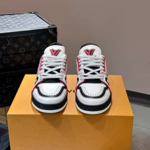 Louis Vuitton Trainer Sneaker - LS199