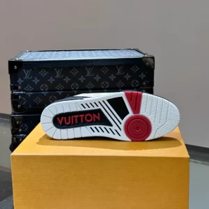 Louis Vuitton Trainer Sneaker - LS199