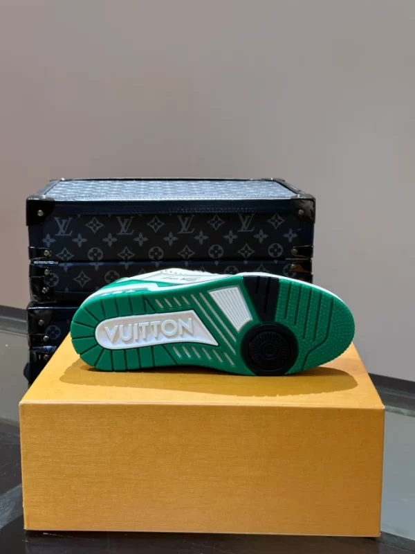 Louis Vuitton Trainer Sneaker - LS200