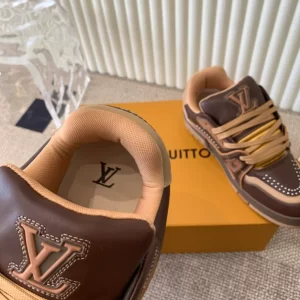 Louis Vuitton Trainer Sneaker - LS201