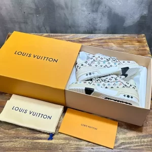 Louis Vuitton Trainer Sneaker - LS208