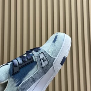 Louis Vuitton Trainer Sneaker - LS209