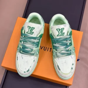 Louis Vuitton Trainer Sneaker - LS210