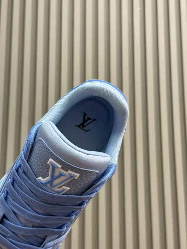 Louis Vuitton Trainer Sneaker - LS211