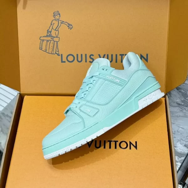 Louis Vuitton Trainer Sneaker - LS212