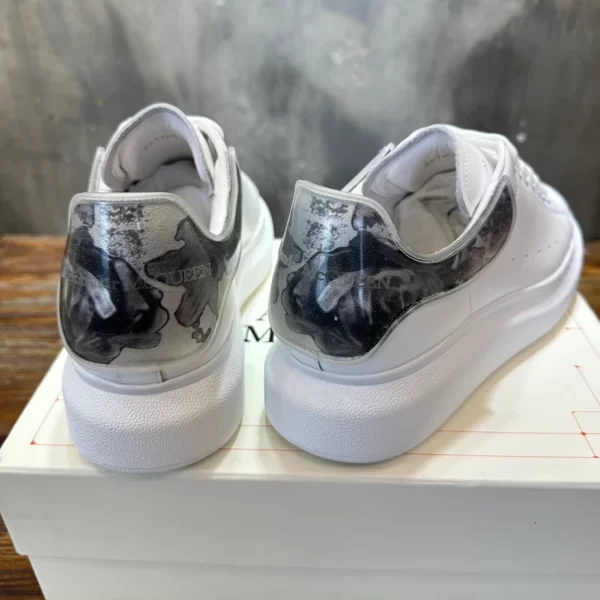 Alexander McQueen Oversized Sneaker - AS15