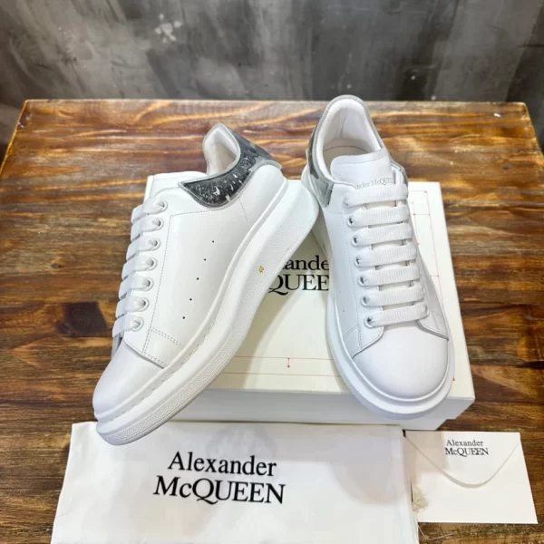 Alexander McQueen Oversized Sneaker - AS15