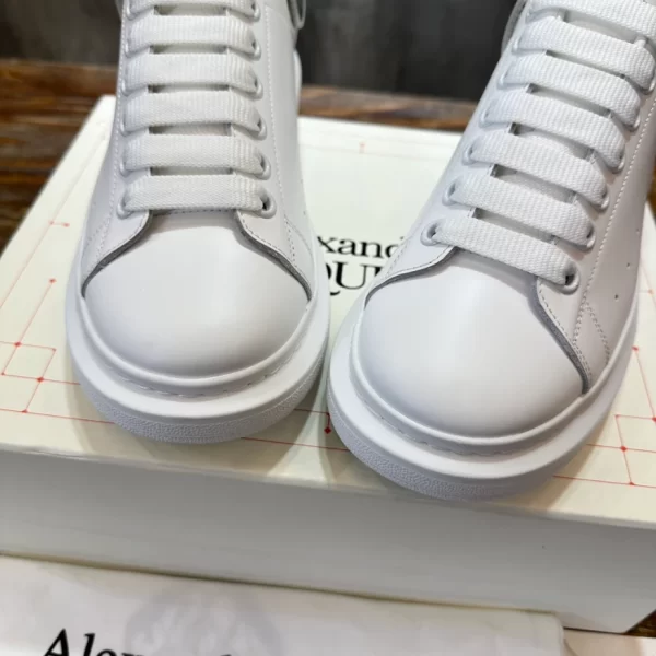 Alexander McQueen Oversized Sneaker - AS15