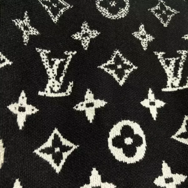 Louis Vuitton Lvse Monogram Degrade Crewneck - HL52