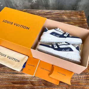 Louis Vuitton Trainer Sneaker In Navy Blue - LS220