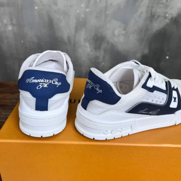 Louis Vuitton Trainer Sneaker In Navy Blue - LS220