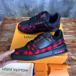 Louis Vuitton Trainer Sneaker - LS215