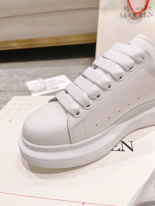 Alexander McQueen Oversized Sneaker - AS28