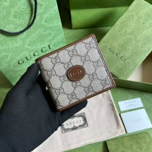 Gucci Wallet With Interlocking G - GW09