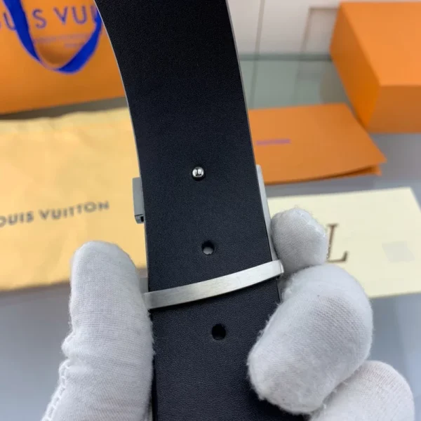 Louis Vuitton Belt - LB85