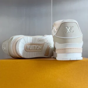 Louis Vuitton Trainer Sneaker In Beige - LS238