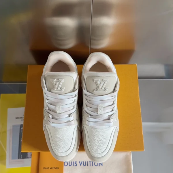 Louis Vuitton Trainer Sneaker In Beige - LS238