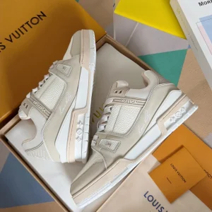 Louis Vuitton Trainer Sneaker In Beige - LS238