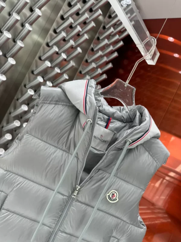 Moncler Down Vest - MK082