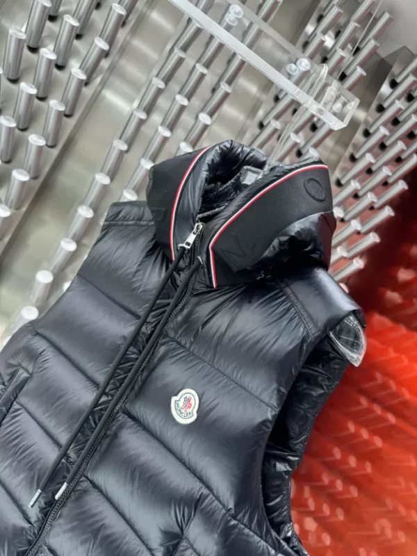 Moncler Down Vest - MK084