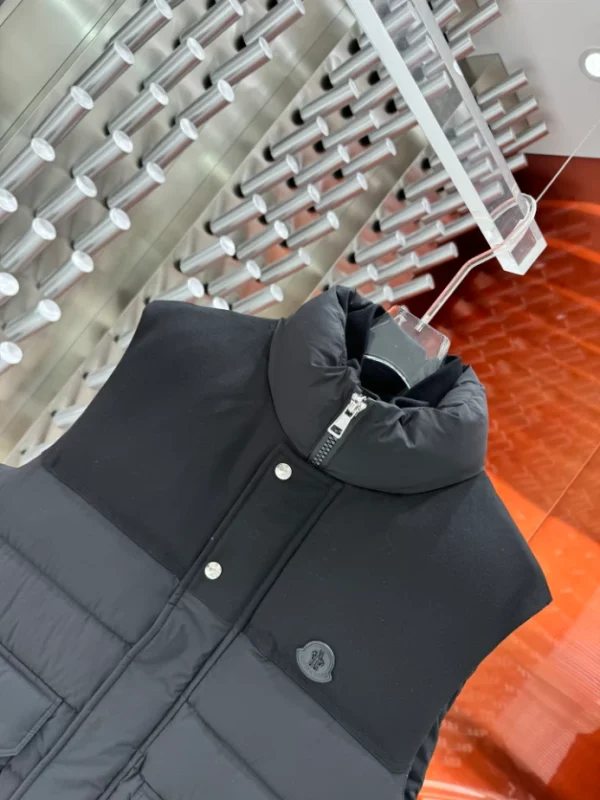 Moncler Down Vest - MK085