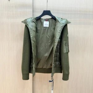 Moncler Jacket - MK077