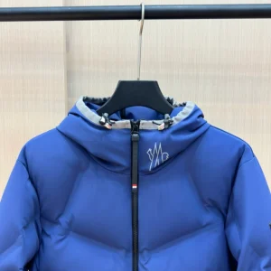 Moncler Jacket - MK071