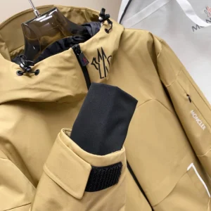 Moncler Jacket - MK075