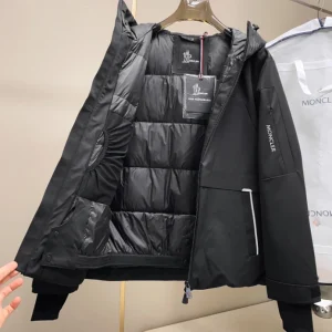 Moncler Jacket - MK076