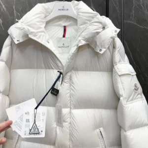 Moncler Jacket - MK080